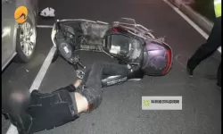 夜色中的荒诞档案：醉驾男子撞翻车又爬回车内酣睡