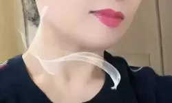 在www亚洲人人的光影里，寻找被风吹散的故事